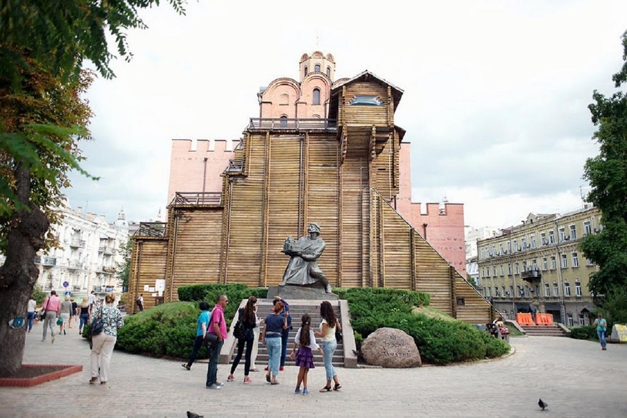 Podil Apart Near Poschtova Square History Center Kiev Luaran gambar