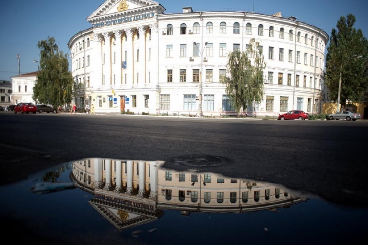 Podil Apart Near Poschtova Square History Center Kiev Luaran gambar